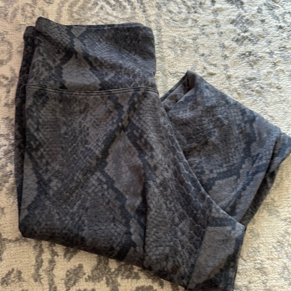 Express one eleven snakeskin leggings